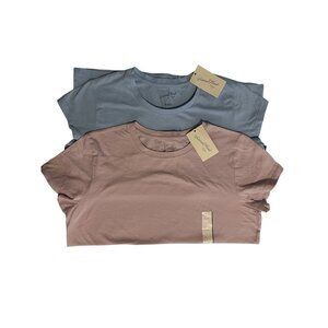 Universal Threads Shrunken Short Sleeve snd a Fitted T-shirt set of 2 Size L NWT
